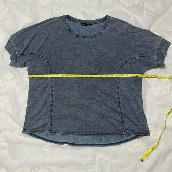 Jane and Delancey Distressed Blue Short Sleeve Top - Picture 6 of 10
